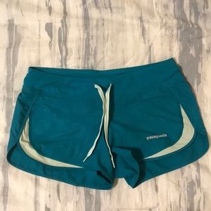 Women’s Patagonia running shorts with liner (xs)